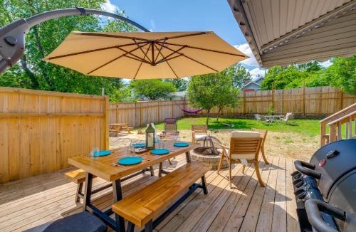 Lynchburg House | 4 Mi to Liberty U: Huge Home w/Yard & Hot Tub