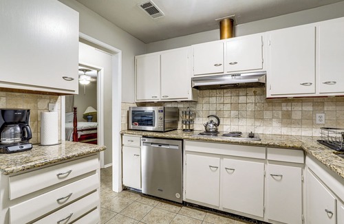South Baton Rouge House | 4 Mi to LSU Campus! Inviting Home Near Trails