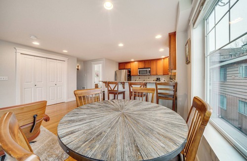 Eastlake House | 4 Mi to Lumen Field! Centrally Located Townhome