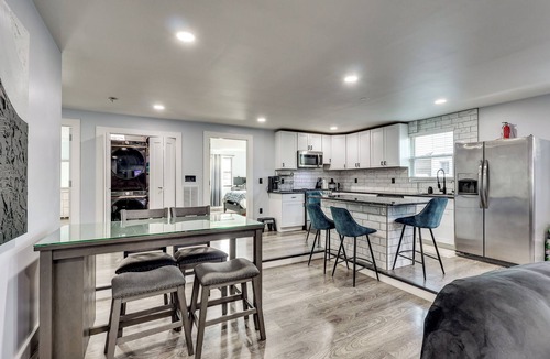 Wallington House | 4 Mi to MetLife Stadium: Modern Retreat!