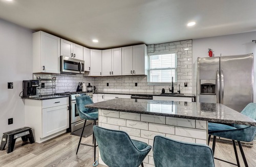 Wallington House | 4 Mi to MetLife Stadium: Modern Retreat!