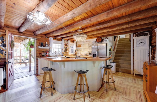 Ponte Vedra Beach Cabin | 4 Mi to Mickler Beach: Group Getaway w/Lush Yard!