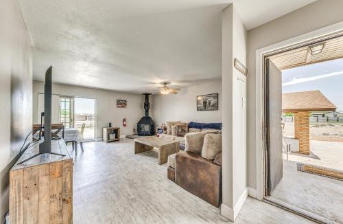 Roswell House | 4 Mi to Museums: Roswell Getaway w/Game Room!