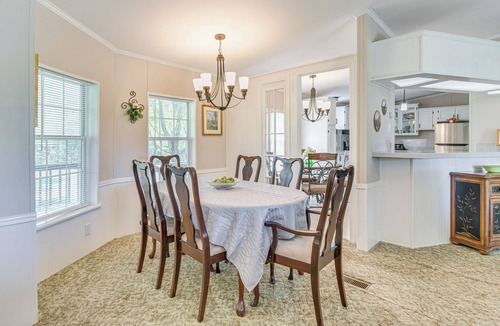 Elizabeth House | 4 Mi to Norfork Lake: Country Stay w/Farm Views!