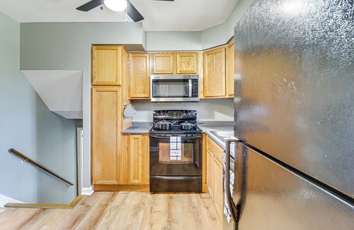 Walker Mill House | 4 Mi to Northwest Stadium: Inviting Home!