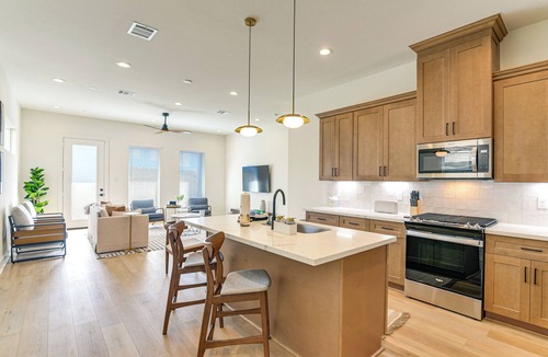 OST - South Union Cottage | 4 Mi to NRG Stadium: Modern Group Retreat