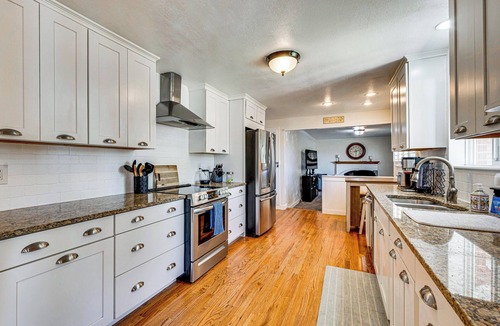 Arvada House | 4 Mi to Olde Town Arvada! Dog-Friendly Home, Yard