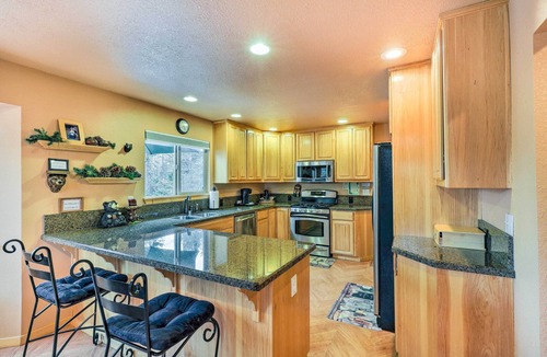 Hathaway Pines House | 4 Mi to Pine Lake: Hathaway Pines Cabin w/Deck