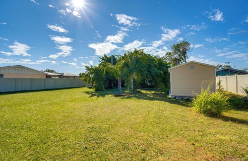 Port Charlotte - Charlotte Harbor Cottage | 4 Mi to Port Charlotte Beach Park: Gem w/Pool