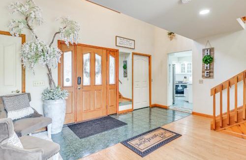 Lake Harmony House | 4 Mi to Slopes! Split Rock Resort Home with Fire Pit