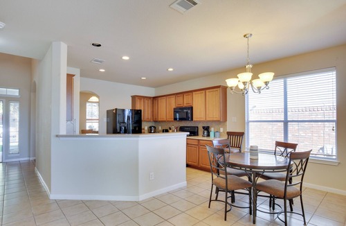 Wetmore House | 4 Mi to TPC San Antonio: Cozy Getaway w/Deck!