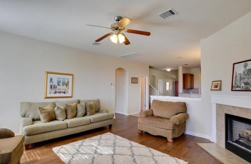 Wetmore House | 4 Mi to TPC San Antonio: Cozy Getaway w/Deck!