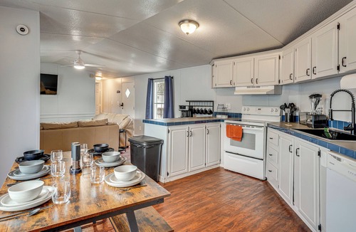 Gainesville House | 4 Mi to UF Campus! Game Day Getaway w/Pool Access
