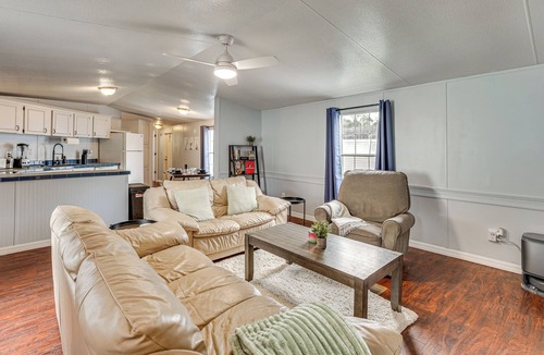 Gainesville House | 4 Mi to UF Campus! Game Day Getaway w/Pool Access