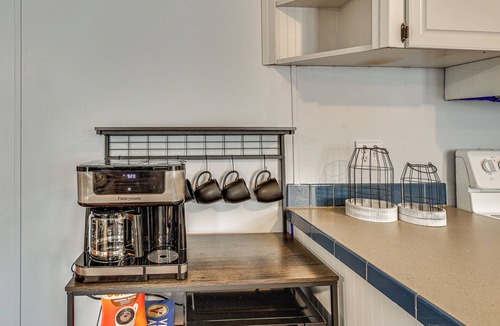 Gainesville House | 4 Mi to UF Campus! Game Day Getaway w/Pool Access