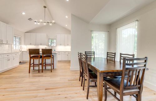 Highland House | 4 Mi to UT Austin: Bright & Modern Family Home