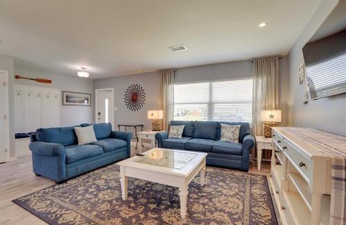 Venice Gardens House | 4 Mi to Venice Beach: Home w/Patio & Yard