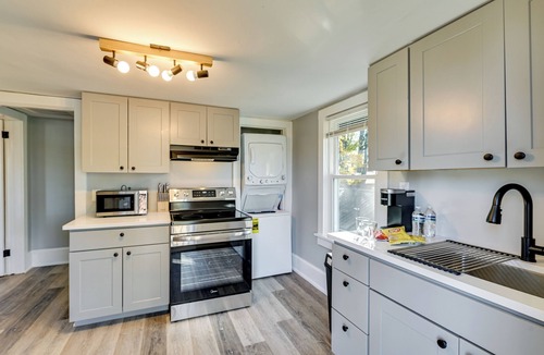 Lincoln Park House | 4 Mi to Waterfront: 2-Unit Combo in Kingston!