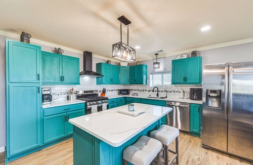 Whitney House | 4 Mi to Whitney Lake: Home on 30 Acres!