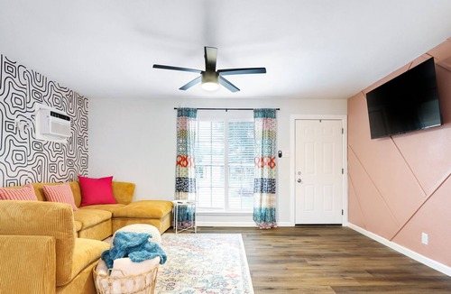 Southside House | 4 miles from Lackland Airforce BMT I Seaworld I Downtown
