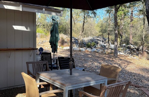 Douglas Flat Cottage | 4 Miles from Murphys Ideal Outdoor space with plenty of parking