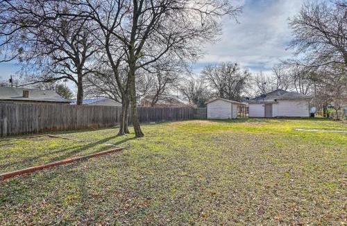 Jacksboro House | 4 Miles to Lake Jacksboro: Cozy Texas Cottage