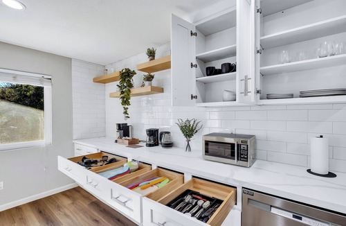 Riverside Condo | 4 min from UCR, open floor-plan, monthly stays available