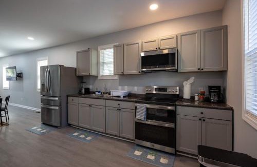 Burlington House | 4 Min to Downtown - 11 to Elon - Washer and Dryer