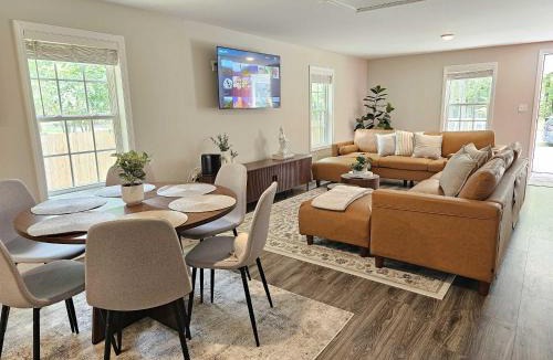 Burlington House | 4 Min to Downtown - 5 Min to Elon -Wi-Fi