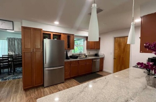 Ocean Woods House | 4 min walk to beach!n