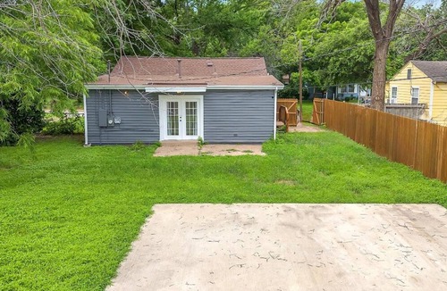 Central Arlington House | 4 mins away from AT&T stadium; Texas Live; UTA; Six Flags; Epic Central