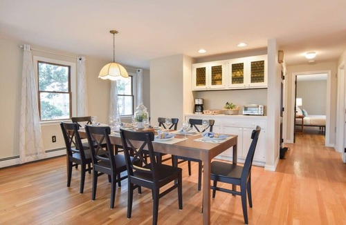 North Eastham House | 4 Mins to Bayside Beaches!