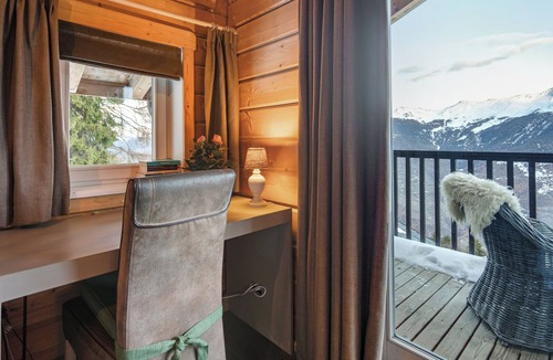 Vex Ski Chalet | 4-minute walk to the ski elevator with ski lockers! Snow-sure. Renovation Mai 2026!