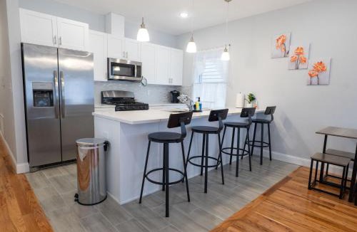 Ampere Apartment | 4 New Apts - 3 Bed Apt 1st Floor & 3 Bed Apt 2nd Floor - 1 Bed Studio Apt Ground Floor & 1 Bed Studio Apt Ground Floor near Penn Station EWR Airport Beth Israel Hospital Manhattan NYC