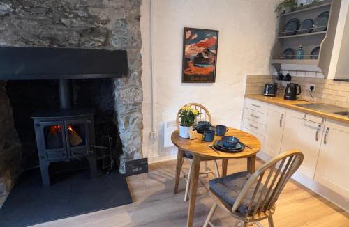 Beddgelert House | 4 Old Tanrhiw