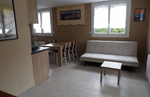 Saint-Martin-sur-la-Chambre Apartment | 4-person apartment