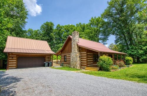 Sevierville Ski Chalet | 4 Paws Lodge