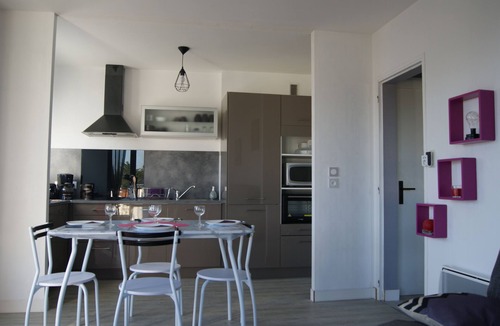 Saint-Jean-de-Monts Apartment | 4-people apartment, balcony, courtyard, garage, bikes - 100m from the beach