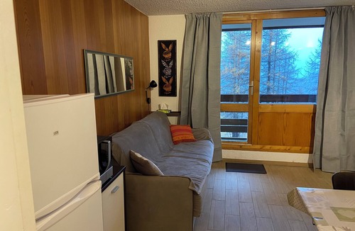 Isola Apartment | 4 pers 25 m2 studio at isola 2000