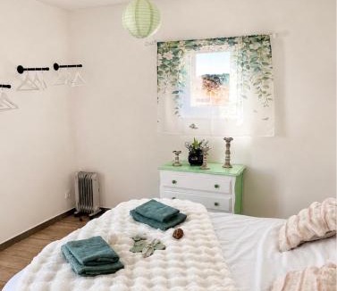 Limoux Apartment | 4 pers Centre de Limoux au calme - Parking & Wifi