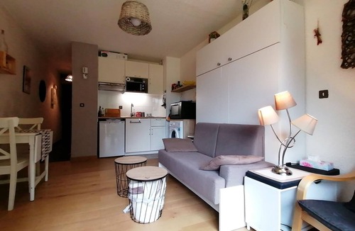 Vielle-Aure Apartment | 4-PERSON APARTMENT WITH MEADOW AND MOUNTAIN VIEWS