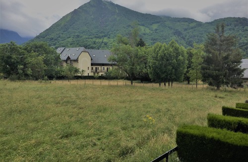 Vielle-Aure Apartment | 4-PERSON APARTMENT WITH MEADOW AND MOUNTAIN VIEWS