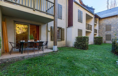 Vielle-Aure Apartment | 4-person apartment with pool and parking in Vielle Aure