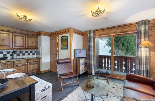Meribel Village Apartment | 4-person apartment near Méribel slopes with pool access
