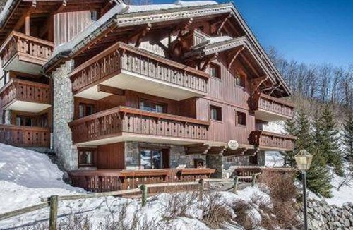 Meribel Village Apartment | 4-person apartment near Méribel slopes with pool access