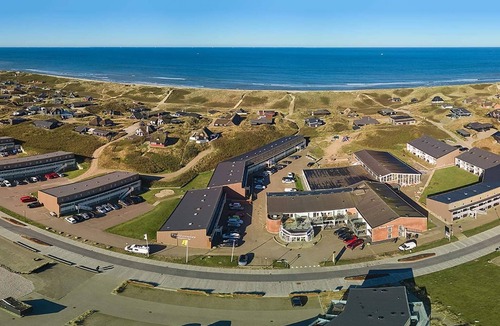 Sondervig Apartment | 4 person holiday home on a holiday park