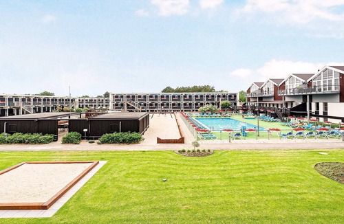 Bønnerup Strand Apartment | 4 person holiday home on holiday park in Glesborg