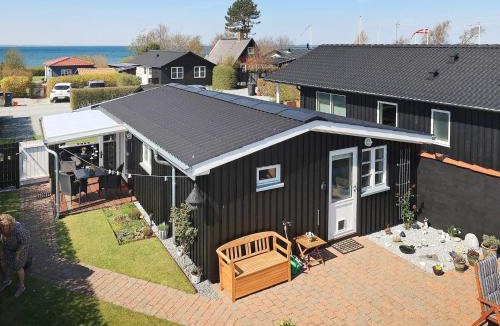 Assens House | 4 person holiday home in Assens