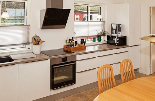 Hvalpsund House | 4 person holiday home in Farsø