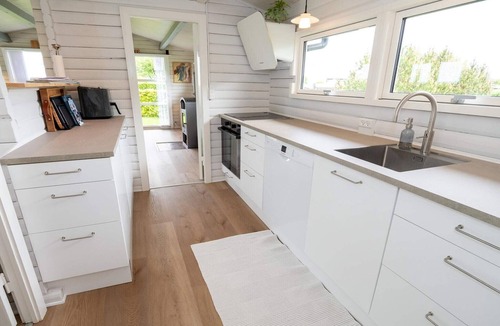 Hvalpsund House | 4 person holiday home in Farsø